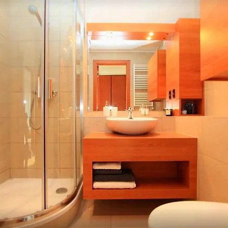 Luxury Space At The Address In Apartment