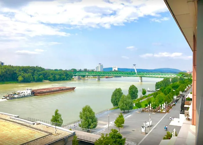 Luxury Space At The Address In * 브라티슬라바